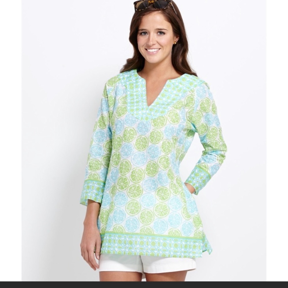 Vineyard vines like print neon tunic size large